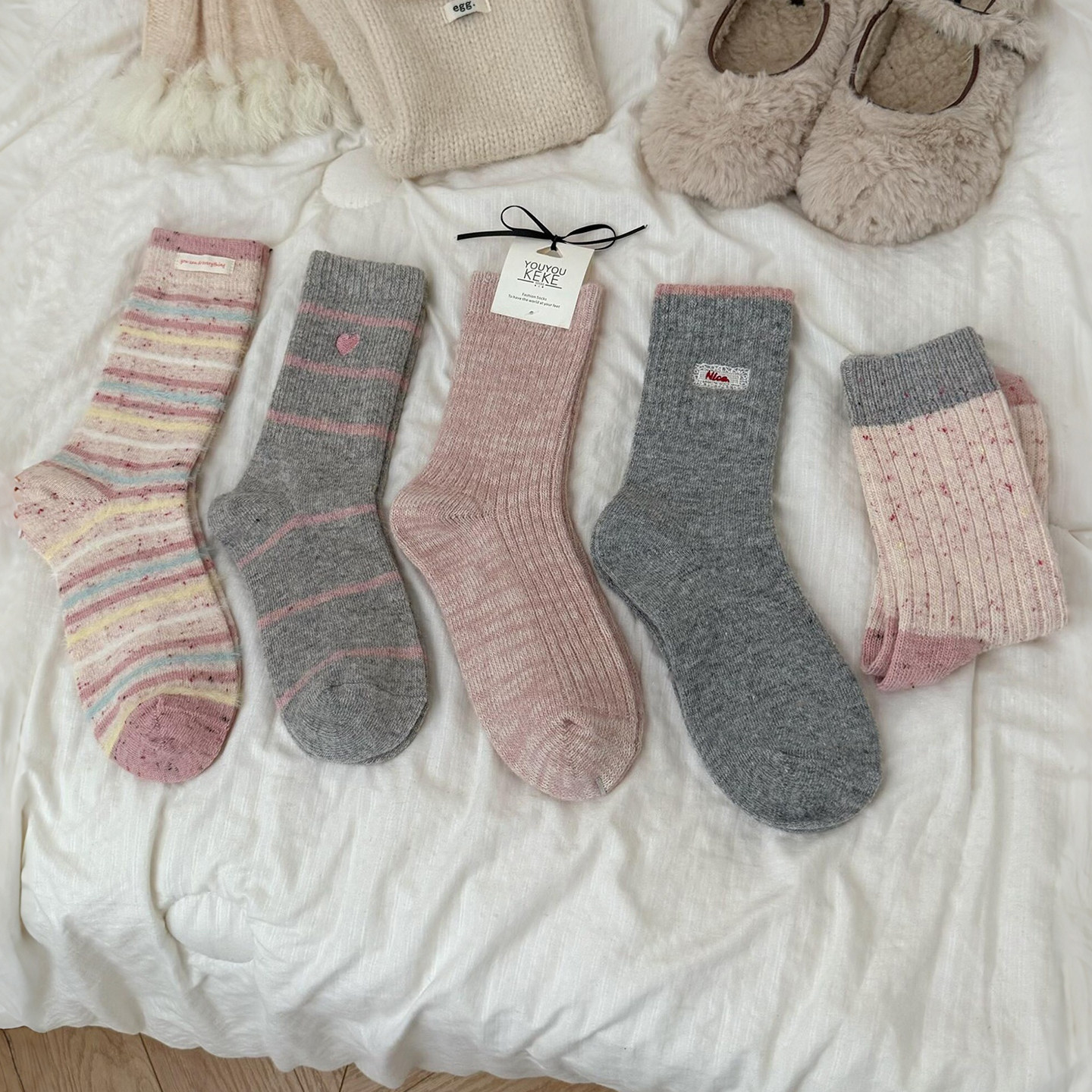少女感灰粉色真的太绝了！全是羊毛袜袜噢~巨适合冬天穿~袜子女厚