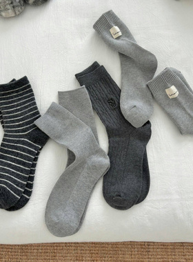 清冷感的灰色袜子来咯~miu里miu气的太好看啦~袜子女秋冬中筒堆堆