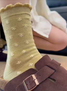暖暖的姜黄色好温暖呀！小碎花设计可太好看了~袜子女羊毛桑蚕丝