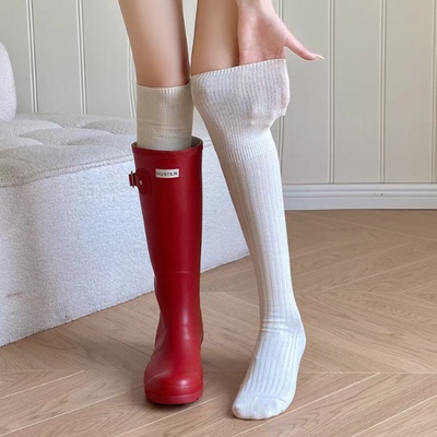 一眼就爱上的过膝堆堆袜…真的太懂少女心思！又奶又欲~谁能拒绝~