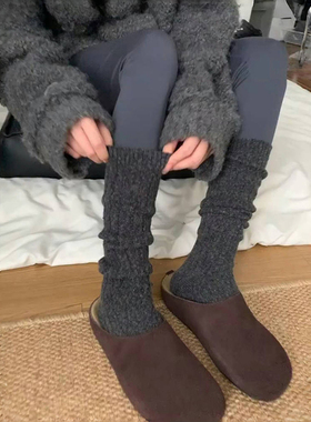 一穿一个不吱声！这堆堆袜搭鲨鱼裤松弛慵懒~轻松穿出秋冬氛围感~