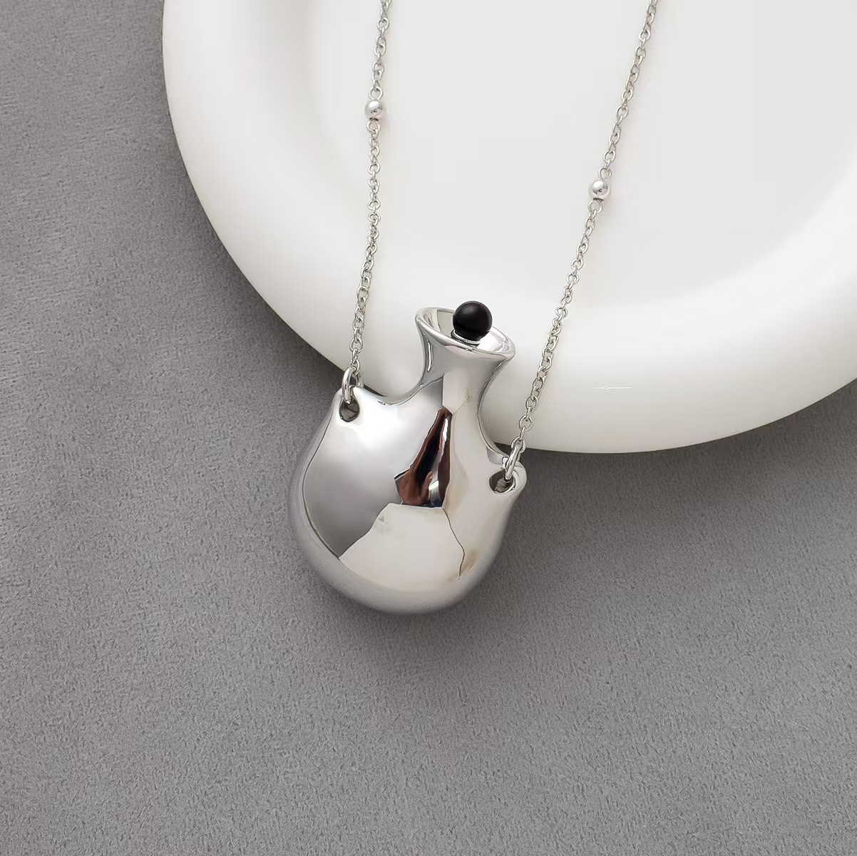 【朵姐臻选】复古小众设计香水瓶长款毛衣项链