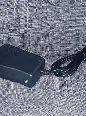 TRI PRC-152(UV)对讲机电池专用充电器 152对讲机12.6V电池