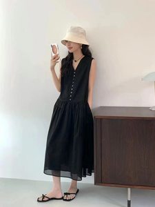 现egg韩国东大门女2024夏新款气质法式宽松无袖V领长款百搭连衣裙