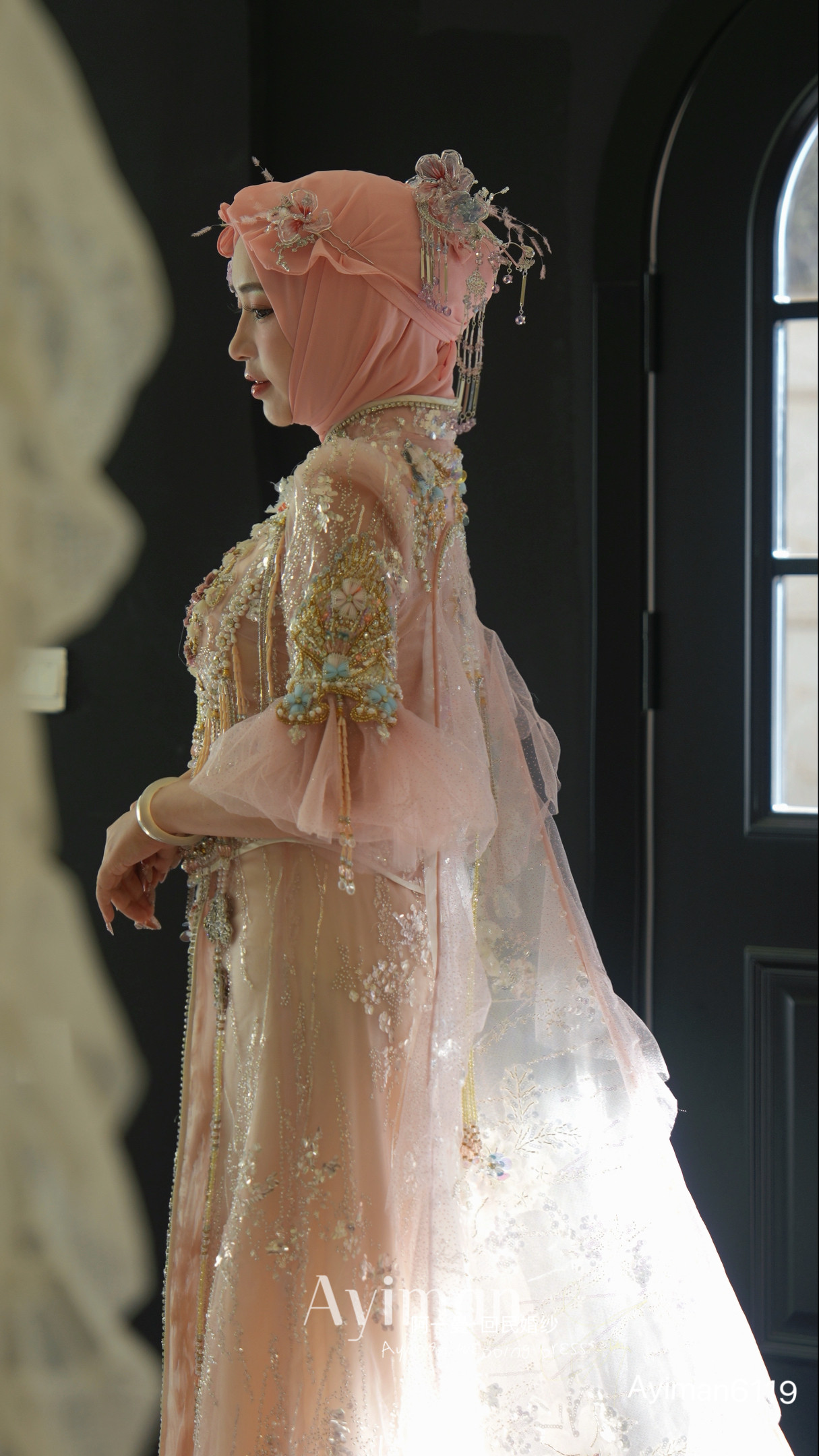 【出租】2025新款绣品唐太新娘重工粉色中式礼服出门纱拖尾