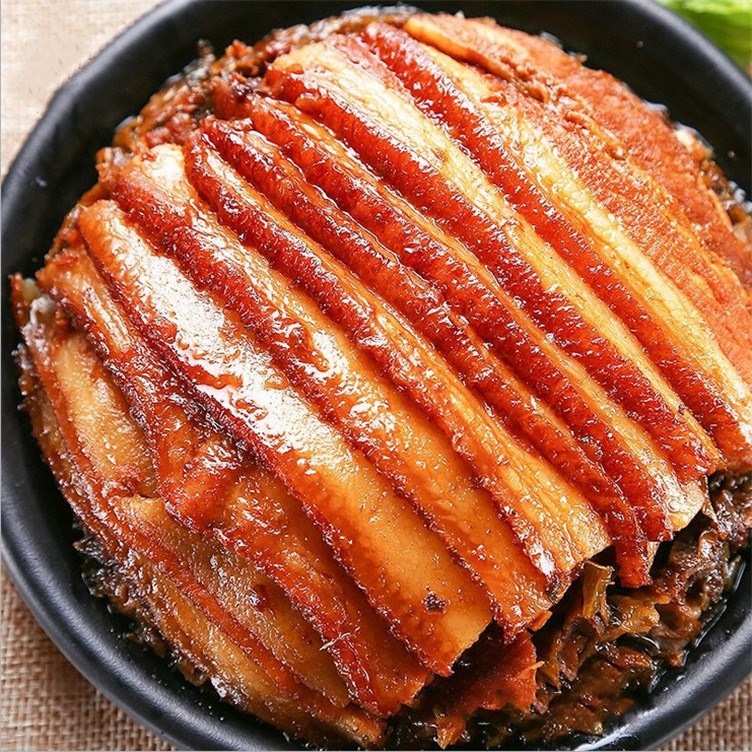 四川内江坝坝宴传统制作烧白扣肉