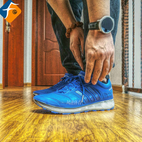 风速体育adidas男子暖风跑步鞋