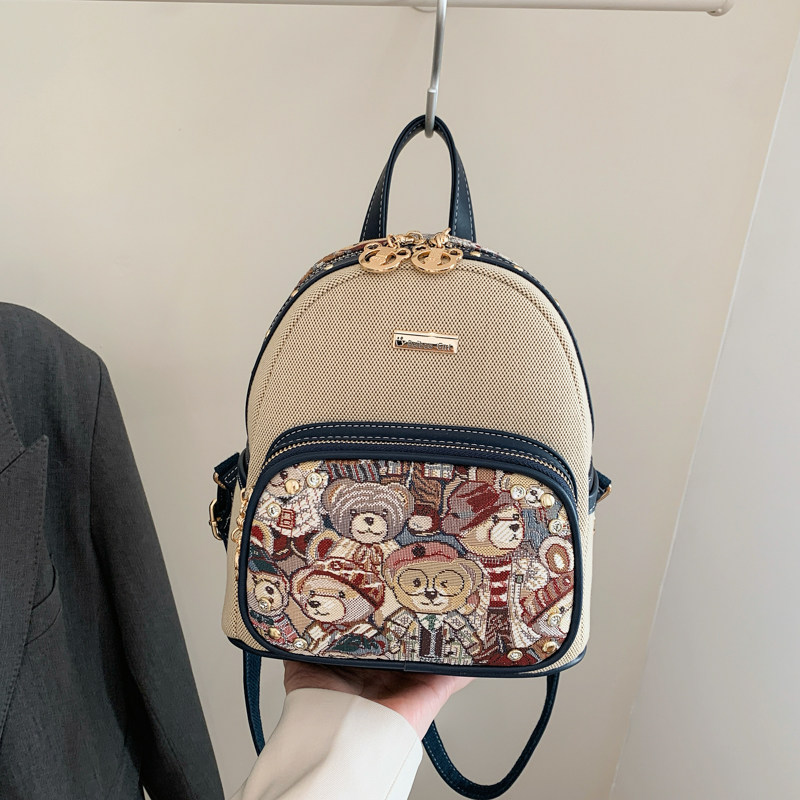 韩版时尚双肩包女包卡通小熊刺绣帆布包书包原创设计撞色通勤背包