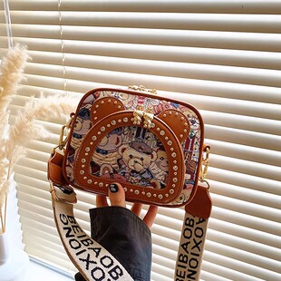 2026新款原创小熊手机包卡通帆布小方包女宽肩带单肩斜挎包小包包