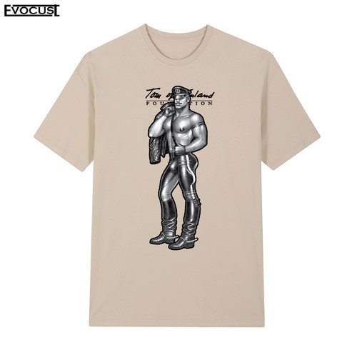 芬兰的汤姆Tom of Finland短袖T恤皮靴制服浪漫艺术角色皮衣男女