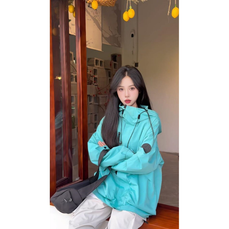 夹克外套男女款春秋季2025新款小个子登山服户外薄款湖蓝色冲锋衣