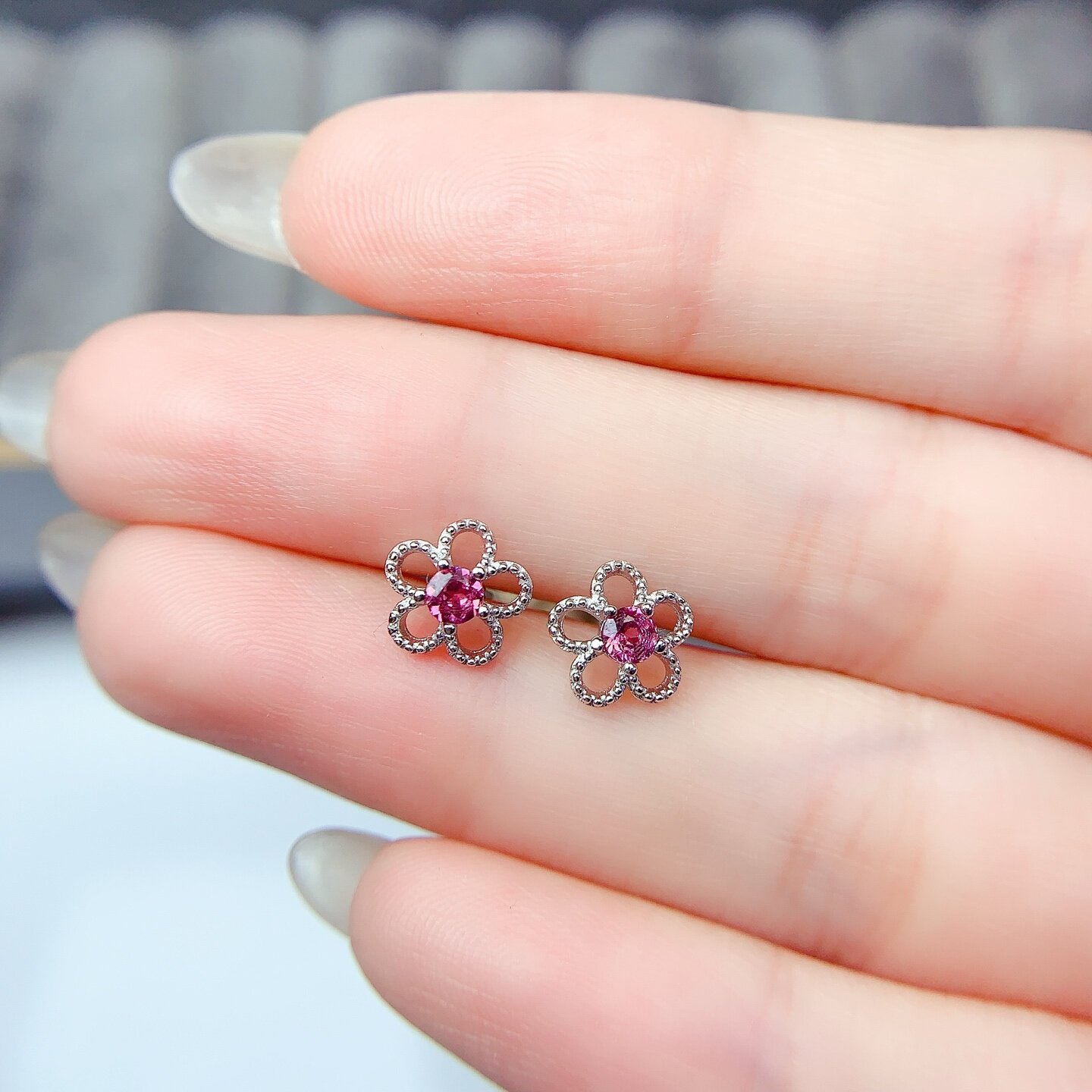 多巴胺石榴石纯银耳钉旺财