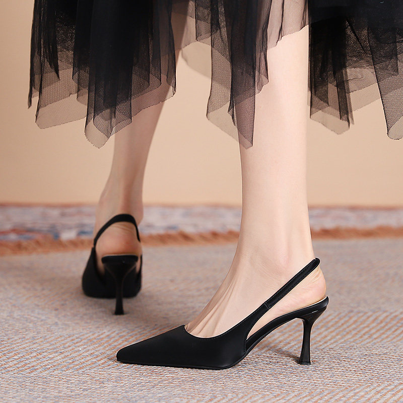 包头凉鞋女2026夏季新款尖头高跟鞋女后空一字带细跟黑色职业单鞋