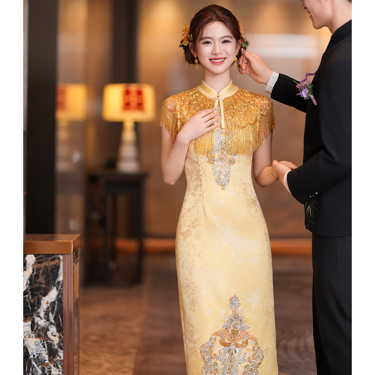 金色敬酒服新娘新中式旗袍流苏披肩订婚礼服连衣裙高级感回门晨袍