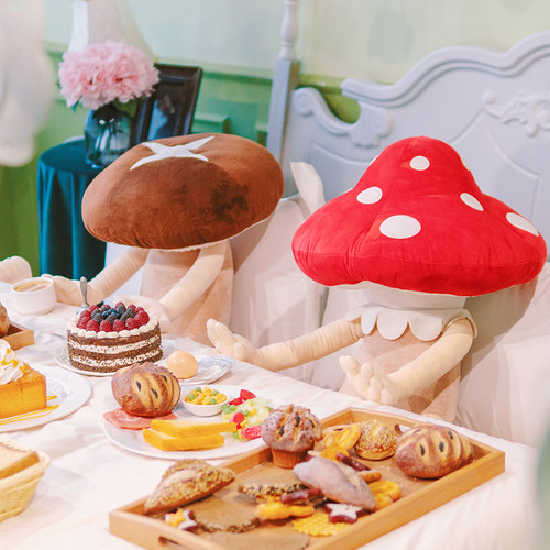 Molisii茉莉絲情侣蘑菇抱枕公仔