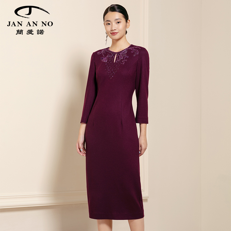 简爱诺新款刺绣修身喜庆连衣裙