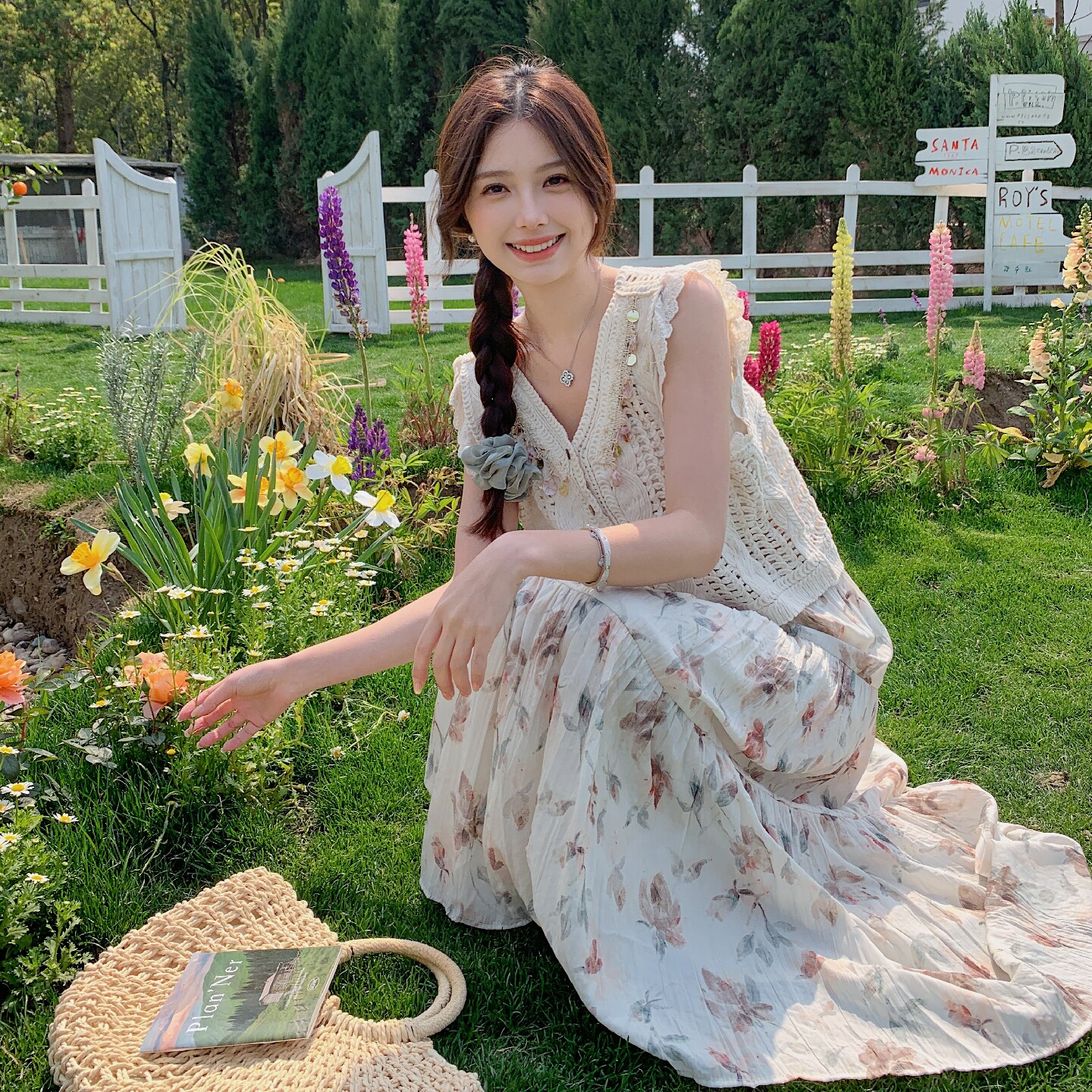法式复古民族风钩花镂空针织衫两件套女2025夏季背心上衣花裙套装