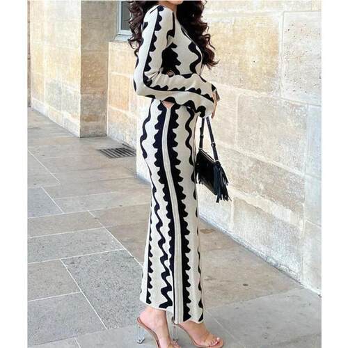 Wave Pattern Round Neck Flare Sleeve Dress圆领喇叭袖连衣长裙
