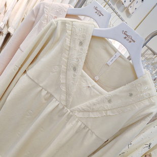 套头8A3581特价 2025年米妮戴尔家居服女海岛绒睡衣夏季 假V领长袖