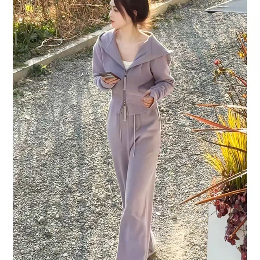 紫色运动服套装女春秋时尚减龄短款连帽卫衣高腰阔腿裤休闲两件套