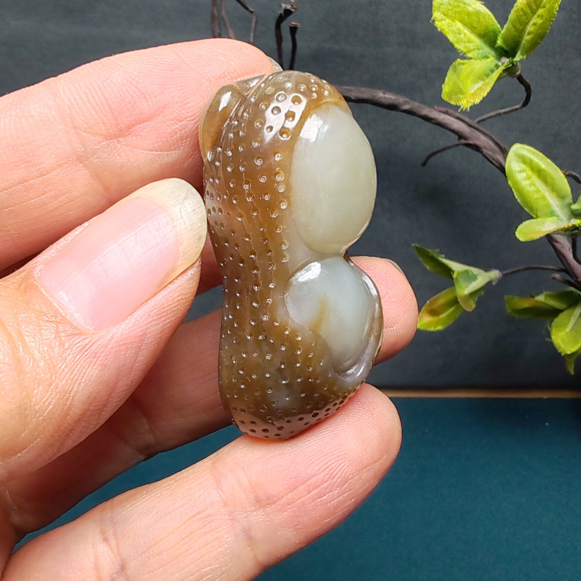 新疆和田玉且末糖青白玉花生吊坠挂件苏工精品保真男女好事发生