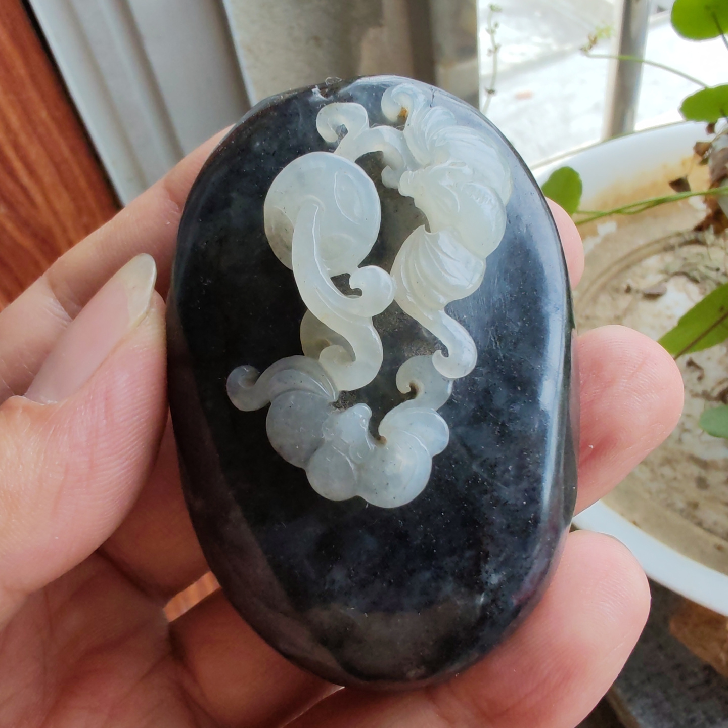 新疆和田玉籽玉青花墨玉蝙蝠铜钱手把件苏工珍藏男女国风福在眼前
