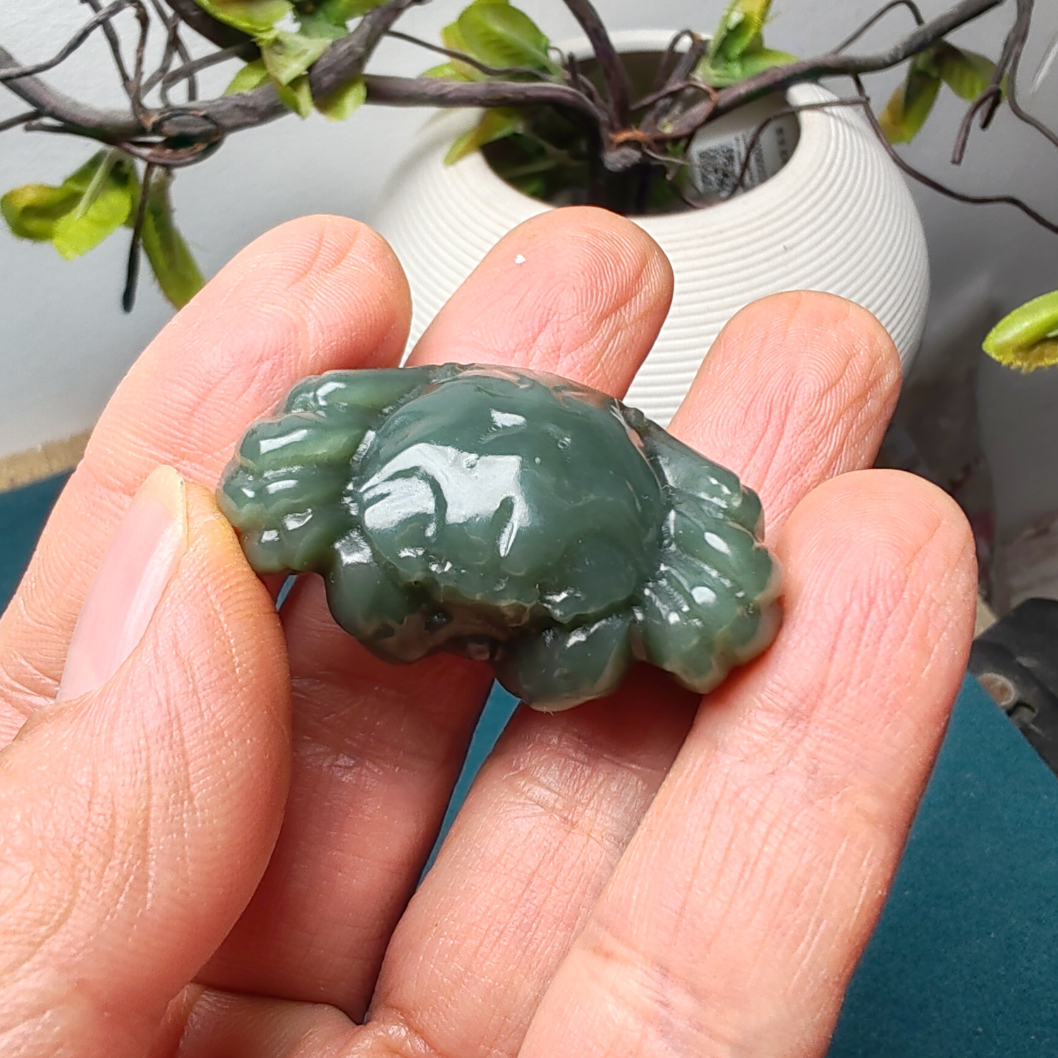 新疆和田玉且末蓝调立体螃蟹文玩茶宠小摆件精品男女国风八方来财