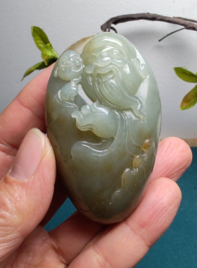 新疆和田玉且末糖青白玉财神童子蝙蝠手把件油润男女国风招财进宝