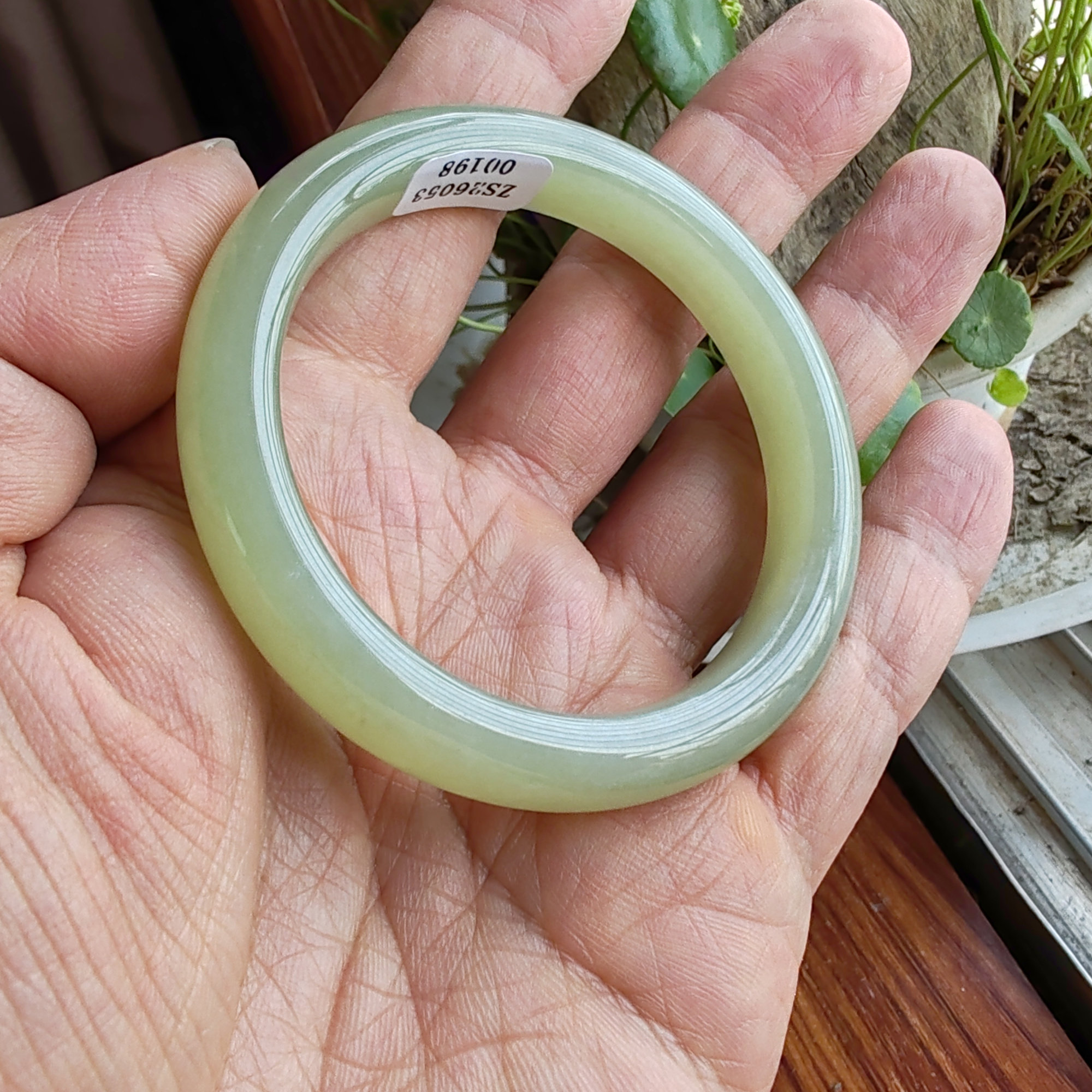 送证书和田玉青白玉飘花意境手镯玉镯子53mm+特价保真女去年夏天