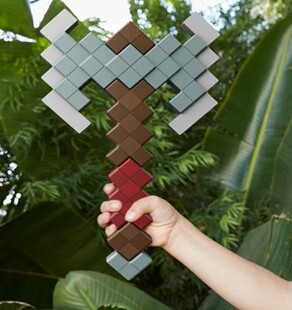 我的世界地牢周边双刃斧头豪华感应武器带游戏音效儿童玩具剑礼物