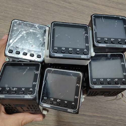 可维修欧姆龙温控器E5CC-QX2ASM-800，