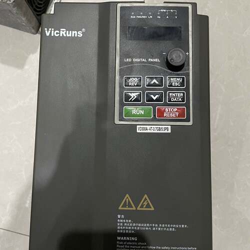 可维修沃森VD300A3.7k-5.5kw变频器功能正常 以上电测议价