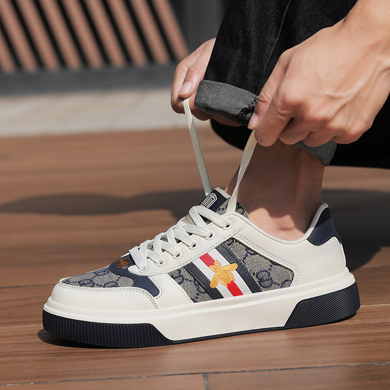 意大利IUI图案 小蜜蜂潮流爆款情侣款百搭透气时尚轻奢休闲风板鞋