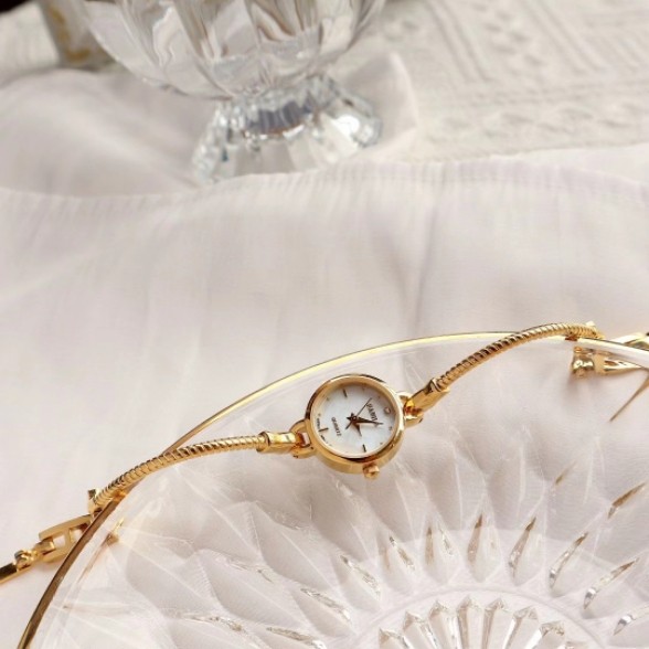 vintage圆形复古小金表