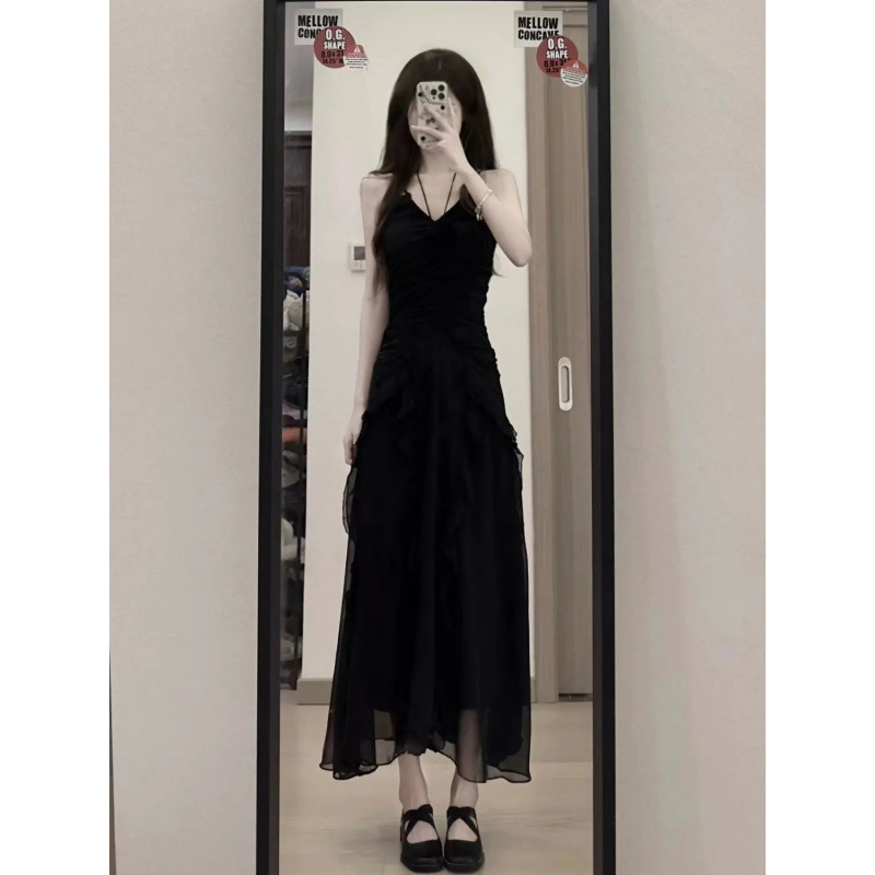 【7635人收藏】小众设计感赫本风小黑裙女夏季法式收腰显瘦气质超