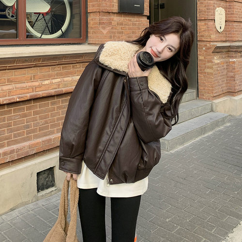 实拍羊羔毛大翻领90绒蛋白皮衣羽绒服2025新款韩版小个子机车服