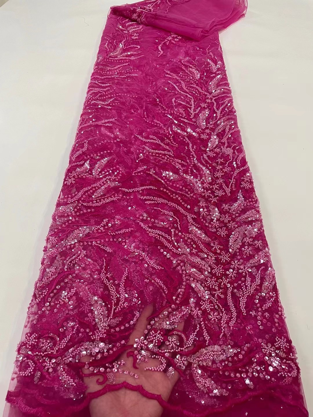 新款高档绣花蕾丝珠子亮片连衣裙婚纱服装布料植物花边海草面料