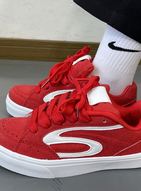 男鞋2025新款红色板鞋美式街头复古面包鞋男女低帮百搭运动休闲鞋
