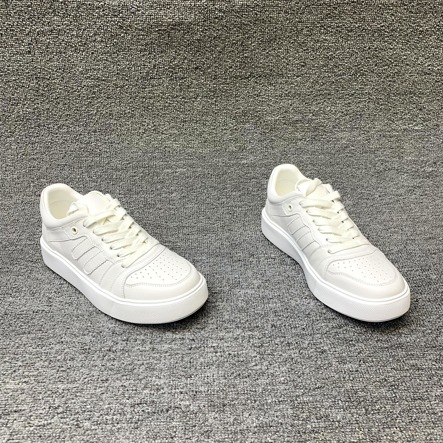 欧洲站女鞋2026春季新款欧货真皮系带圆头网孔时尚休闲板鞋小白鞋,女鞋,休闲板鞋,淘宝优惠券,粉丝福利购,淘宝优惠卷