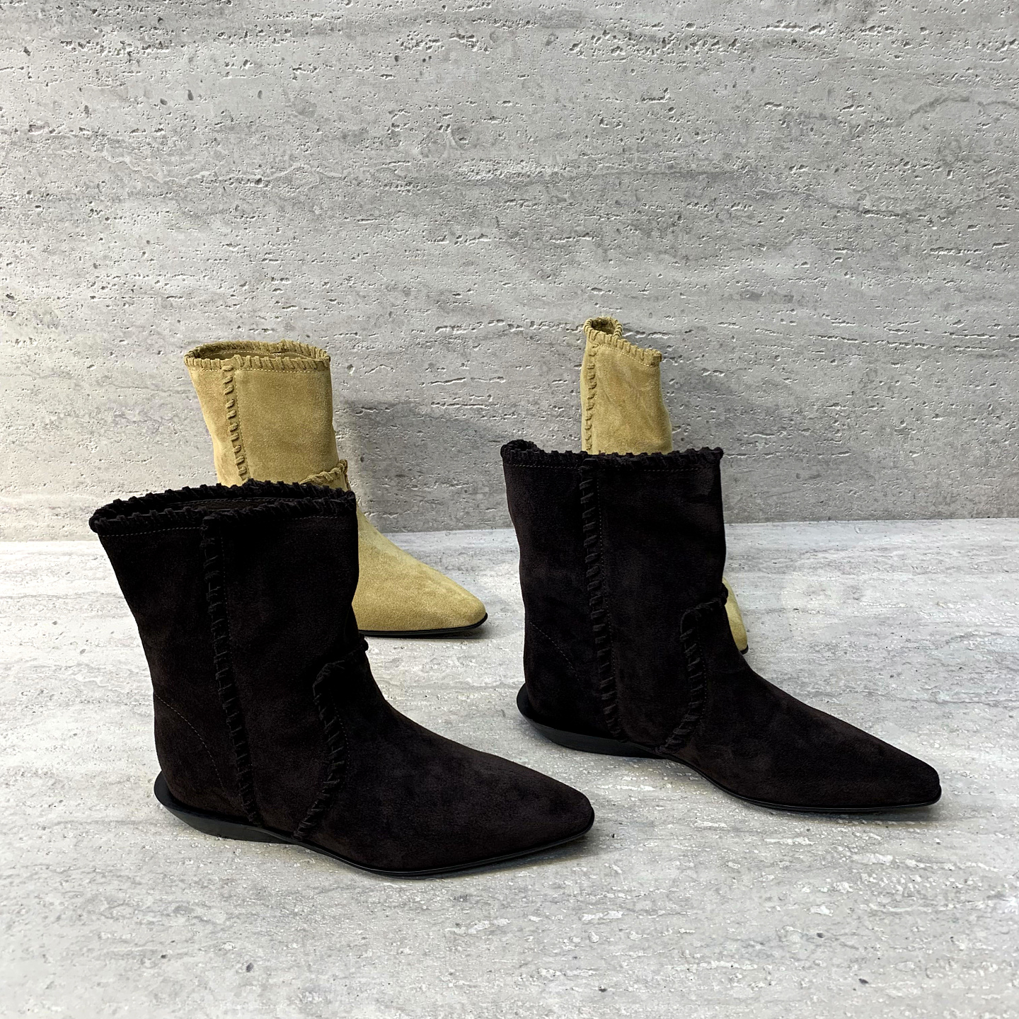 套筒尖头低跟英伦风短靴时装靴