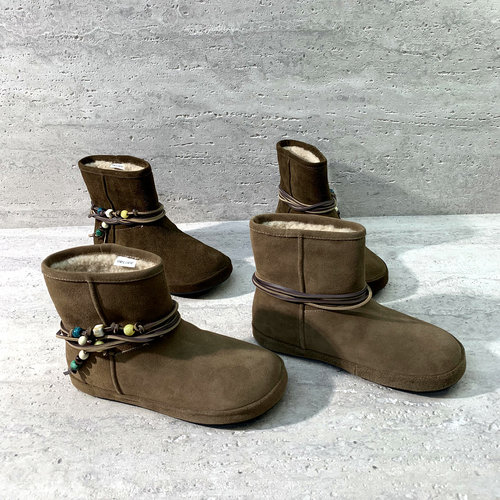 套筒绒里平底串珠时尚雪地靴