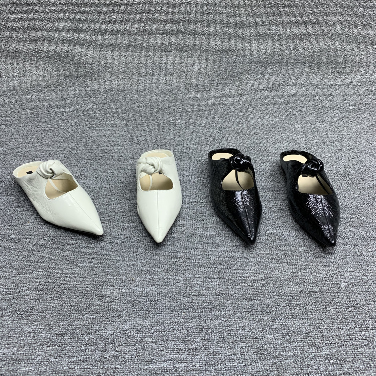 欧洲站女鞋2025春季新款欧货皱羊皮尖头低跟包头拖鞋女外穿半拖潮