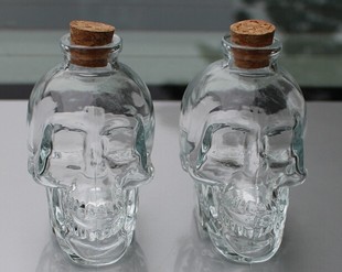 爆款经典骷髅头酒杯伏特加酒瓶玻璃红酒杯创意礼品禁锢海盗烈酒瓶