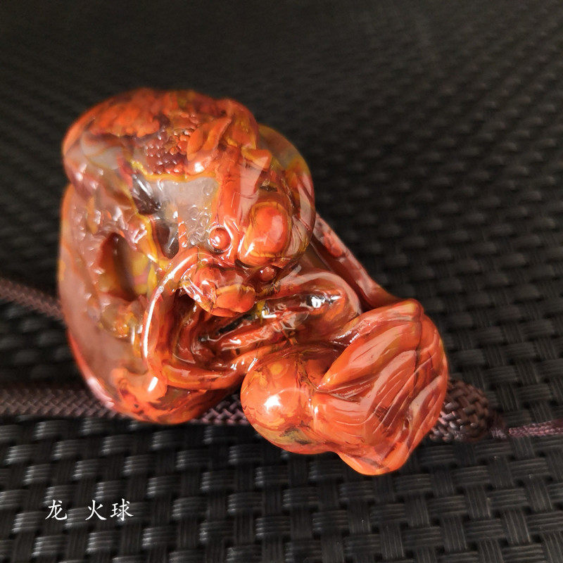阜新金果玛瑙天然北票战国红男女款红黄色手把件龙鸡原创设计新品