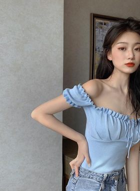 2026 women clothes时尚别致锁骨感一字肩上衣女夏季设计感抽绳外