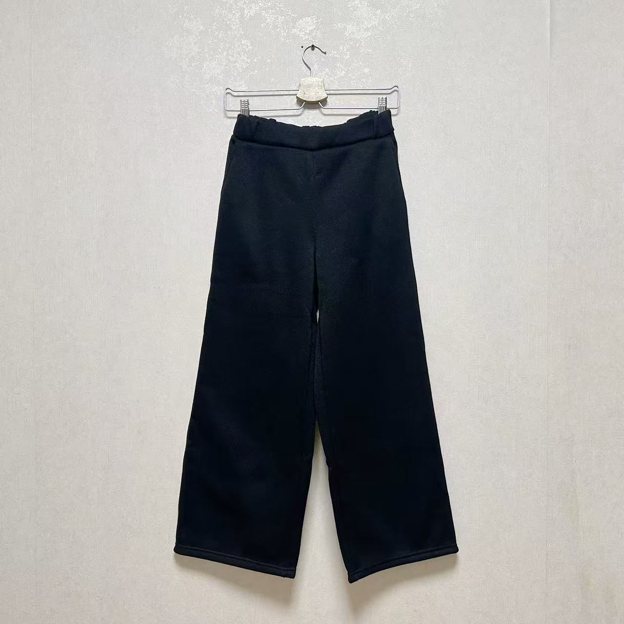 外贸出口日单女黑色休闲针织内里抓绒阔腿裤秋冬松紧腰围插兜长裤