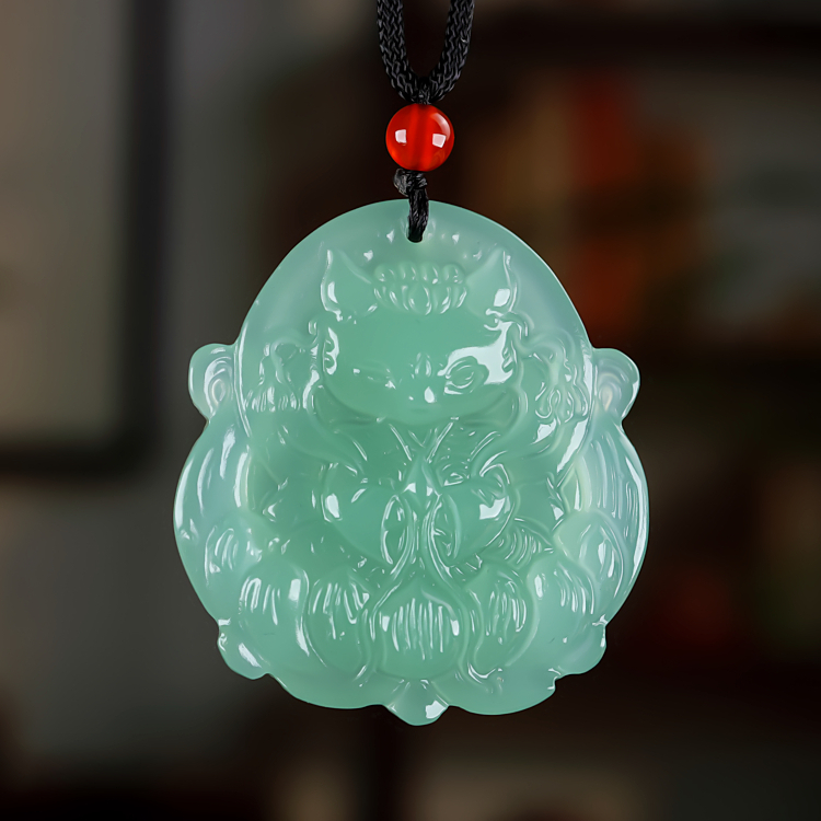 天然和田玉籽料小狐仙吊坠