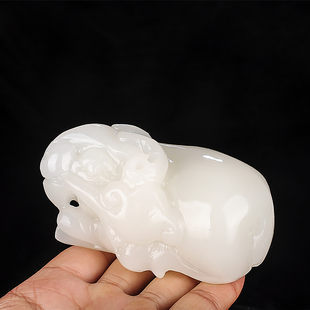 天然新疆和田玉如意玉羊手把件羊脂玉洋洋得意把件小摆件