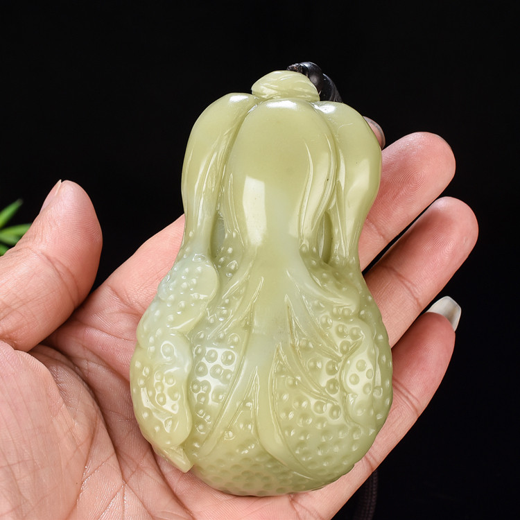 天然新疆和田玉糖料白菜手把件籽料糖玉精雕百财来玉石把玩件挂件