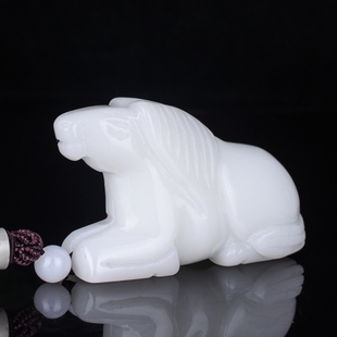 新疆和田玉马生肖马把件羊脂白玉男款玉马立体雕工手把件护身符